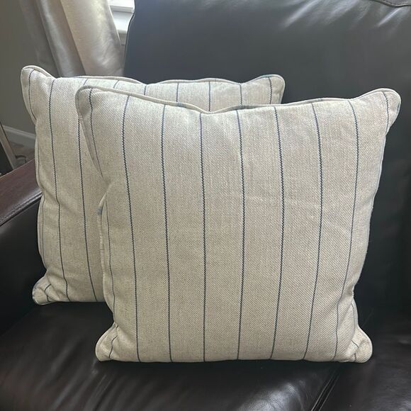 Bassett Custom-Made Accent Pillow Set (2) - Picture 1 of 4